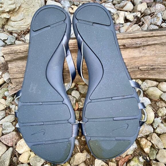 Nike Light Gray Sandals Flip Flops Lightweight Women Size 8 - Picture 4 of 5